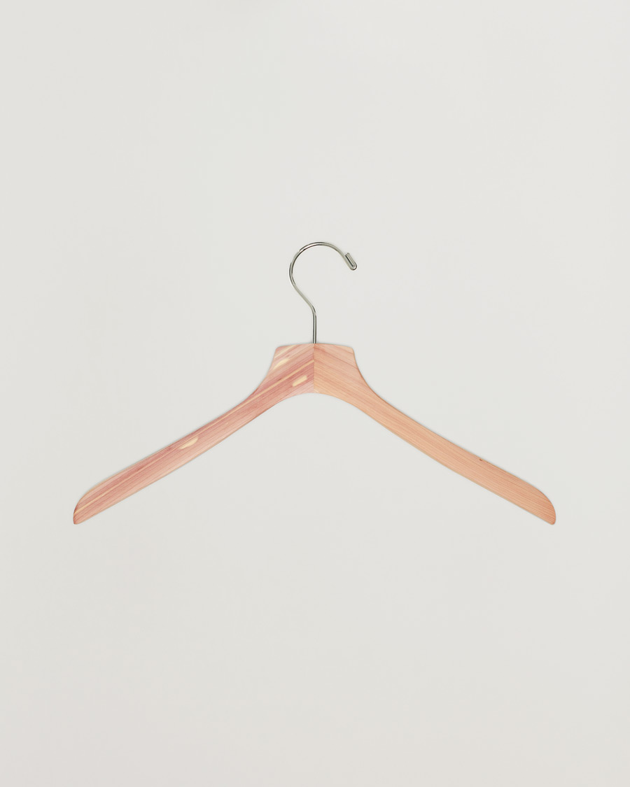 Uomini | Care with Carl 2-Pack Cedar Wood Shirt Hanger | Care with Carl | 2-Pack Cedar Wood Shirt Hanger