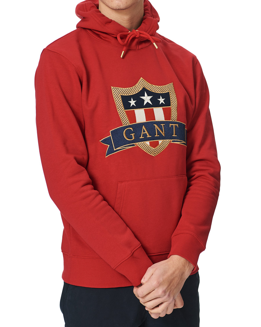 Uomini | Maglieria | GANT | Banner Shield Hoodie Equestrian Red