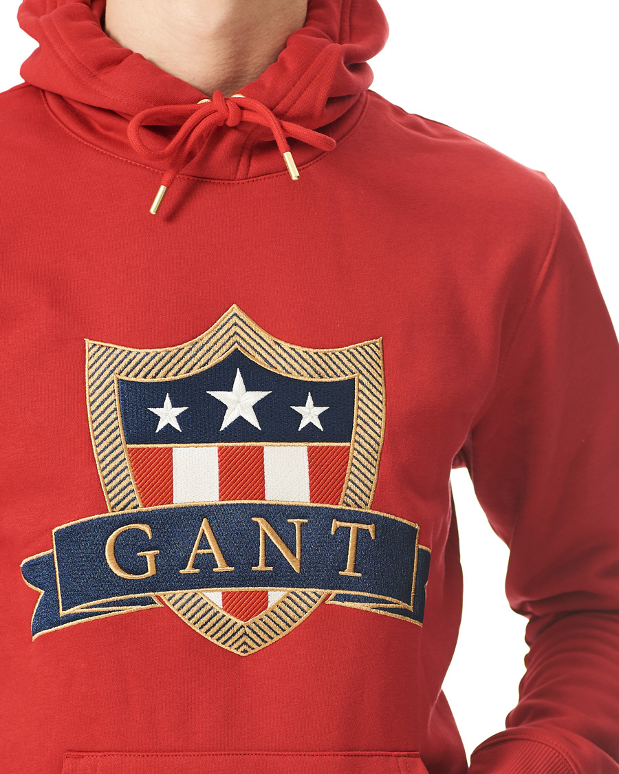 Uomini | Maglieria | GANT | Banner Shield Hoodie Equestrian Red