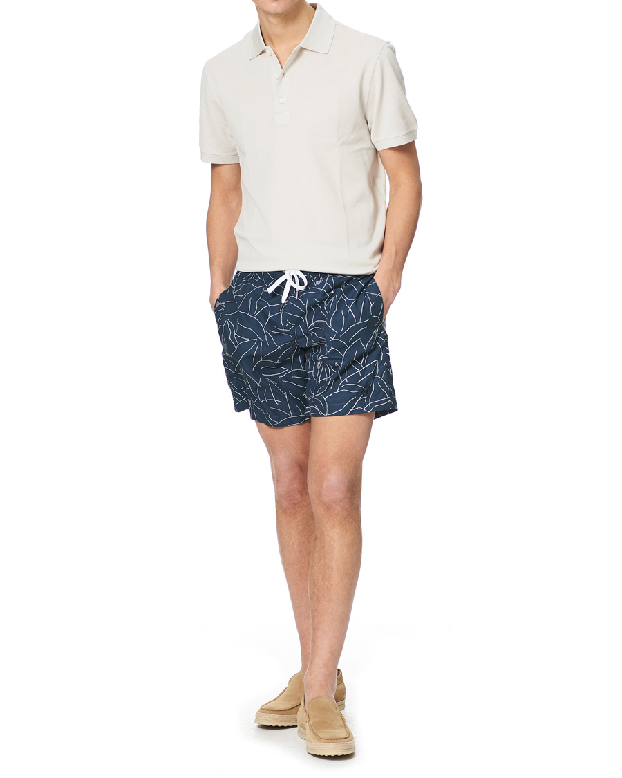 Uomini | Costumi da bagno | Brioni | Foliage Print Swim Trunks Navy