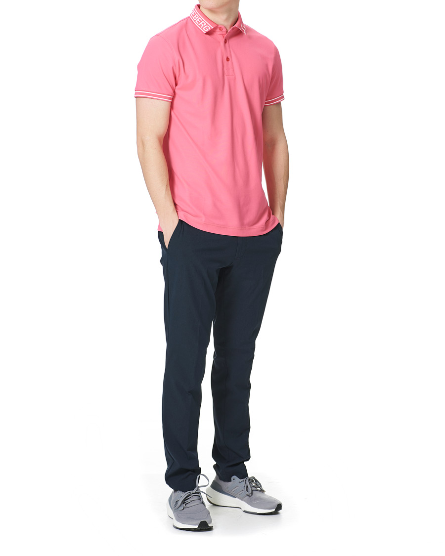 Uomini | Polo | J.Lindeberg | Austin Regular Golf Polo Hot Pink