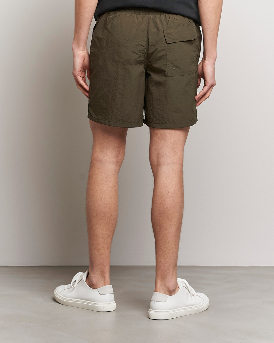 Uomini | Costumi da bagno | Lyle & Scott | Plain Swimshorts Olive