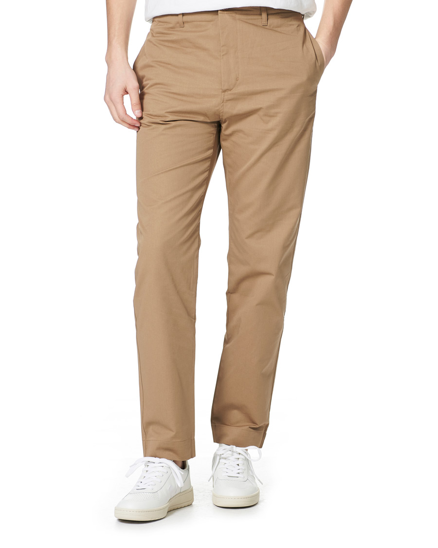 Uomini | Pantaloni | Filippa K | Flynn Cotton Chino Dark Khaki