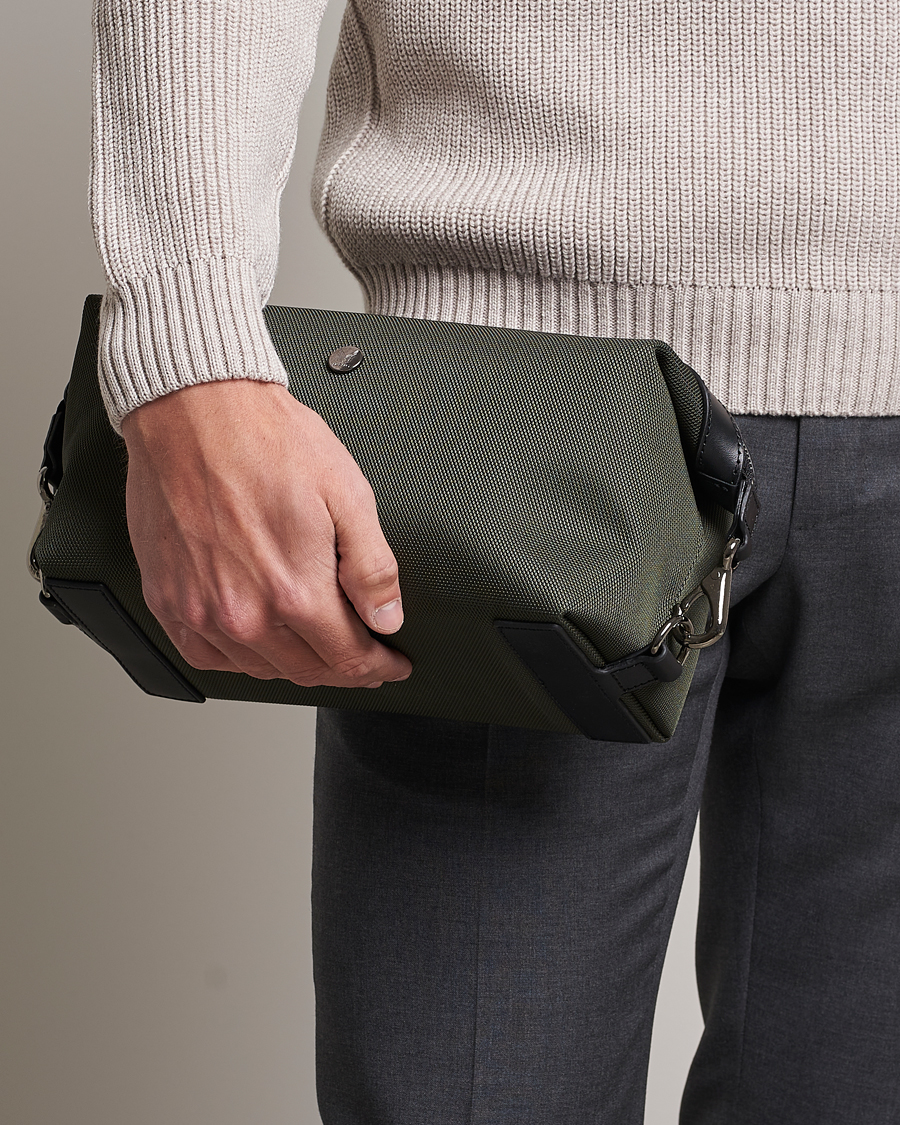 Uomini | Mismo M/S Nylon Washbag Skagerrak/Black | Mismo | M/S Nylon Washbag Skagerrak/Black
