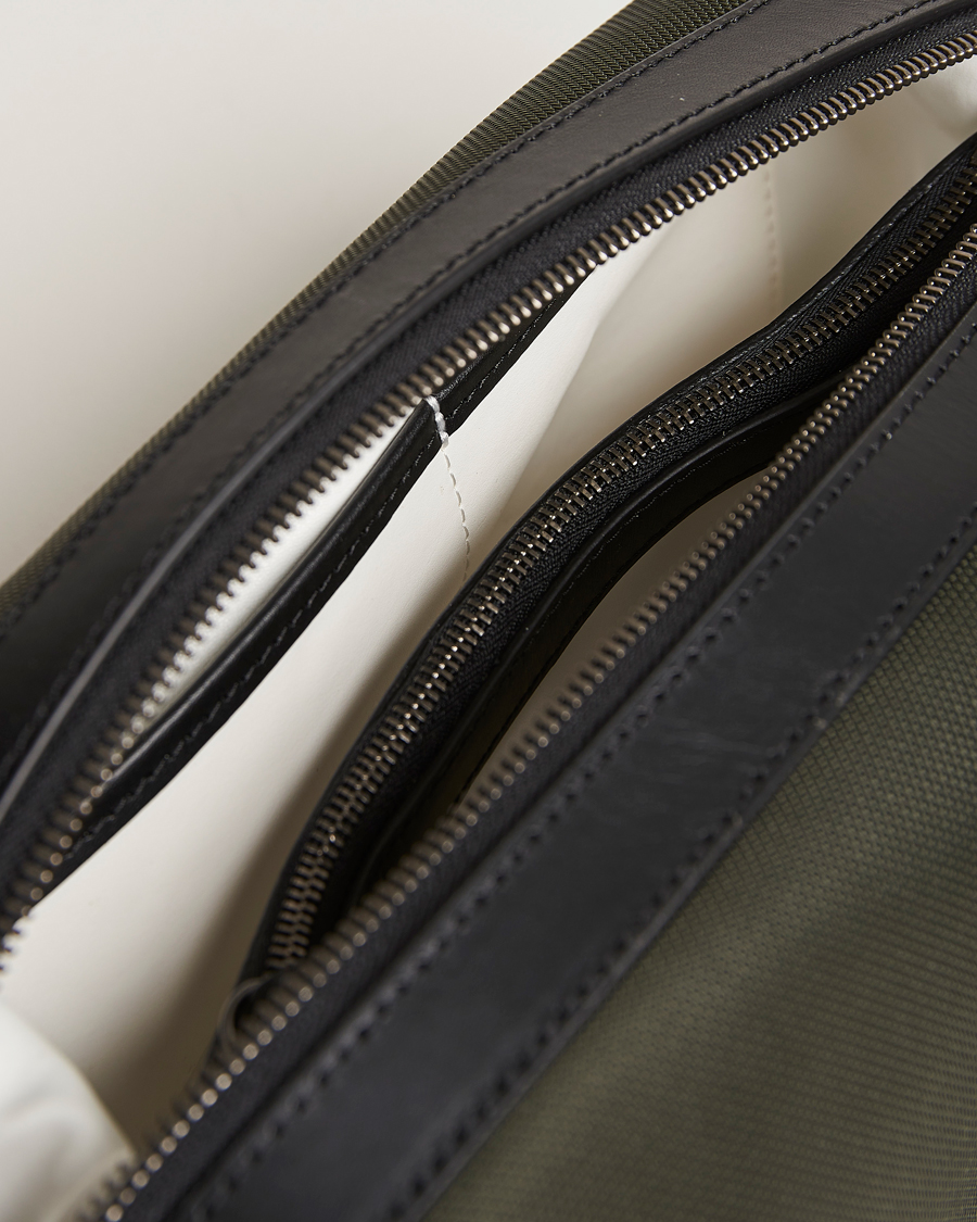 Uomini | Mismo M/S Nylon Washbag Skagerrak/Black | Mismo | M/S Nylon Washbag Skagerrak/Black