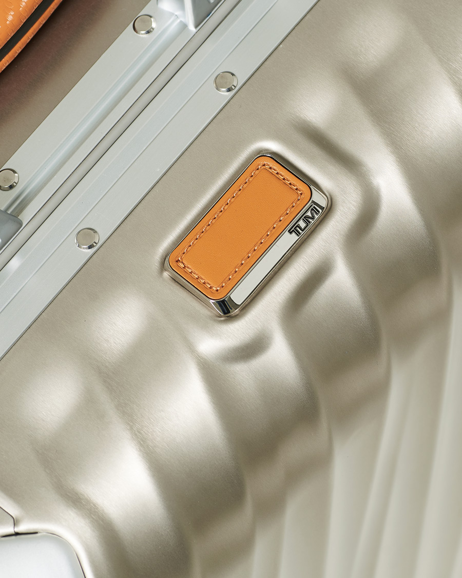 Uomini | TUMI International Carry-on TitaniumTrolley Titanium | TUMI | International Carry-on TitaniumTrolley Titanium