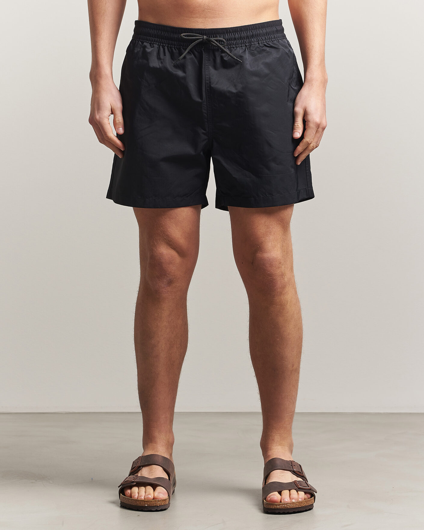 Uomini | Costumi da bagno | Colorful Standard | Classic Organic Swim Shorts Deep Black