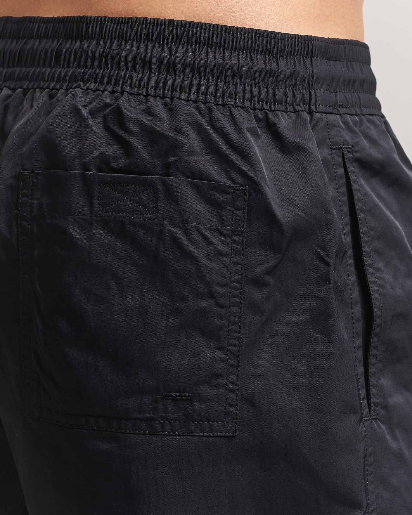 Uomini | Costumi da bagno | Colorful Standard | Classic Organic Swim Shorts Deep Black