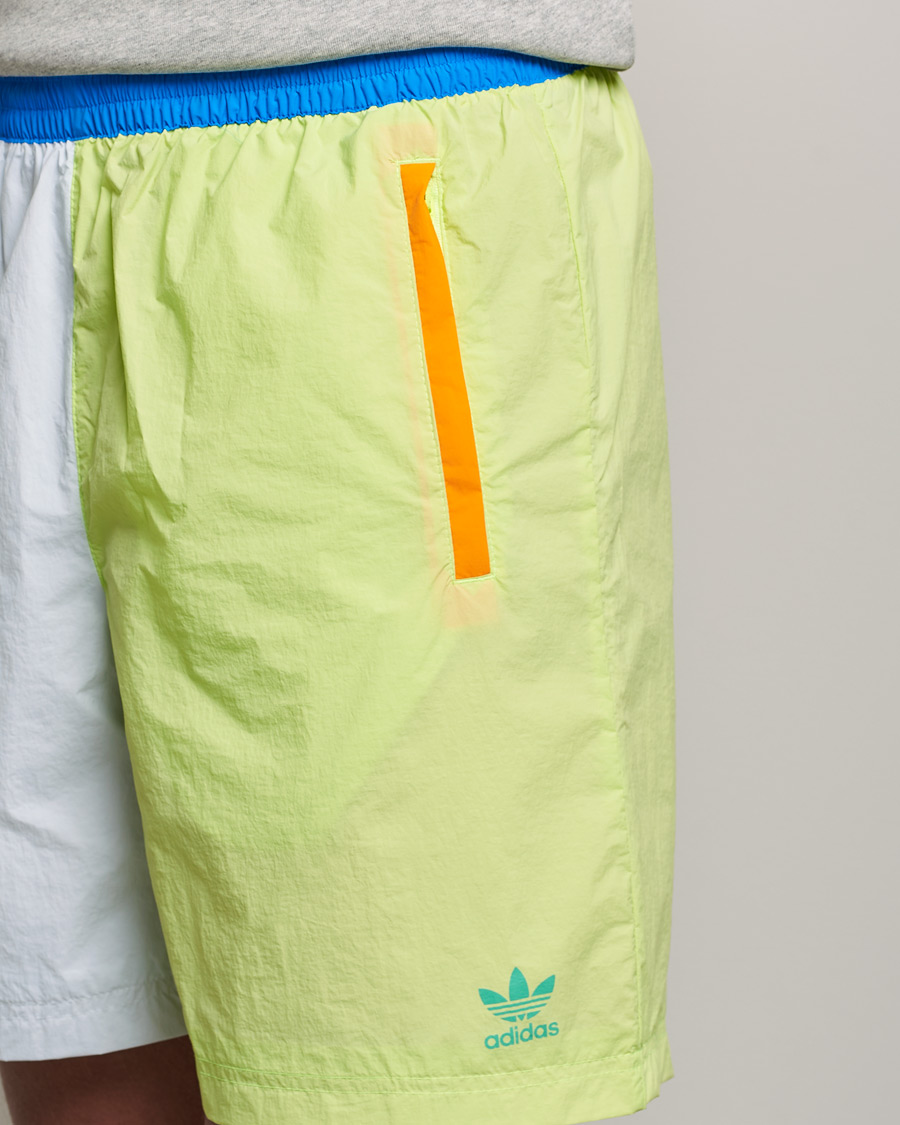 Uomini | Pantaloncini | adidas Originals | Blocked Woven Shorts Blue/Yellow