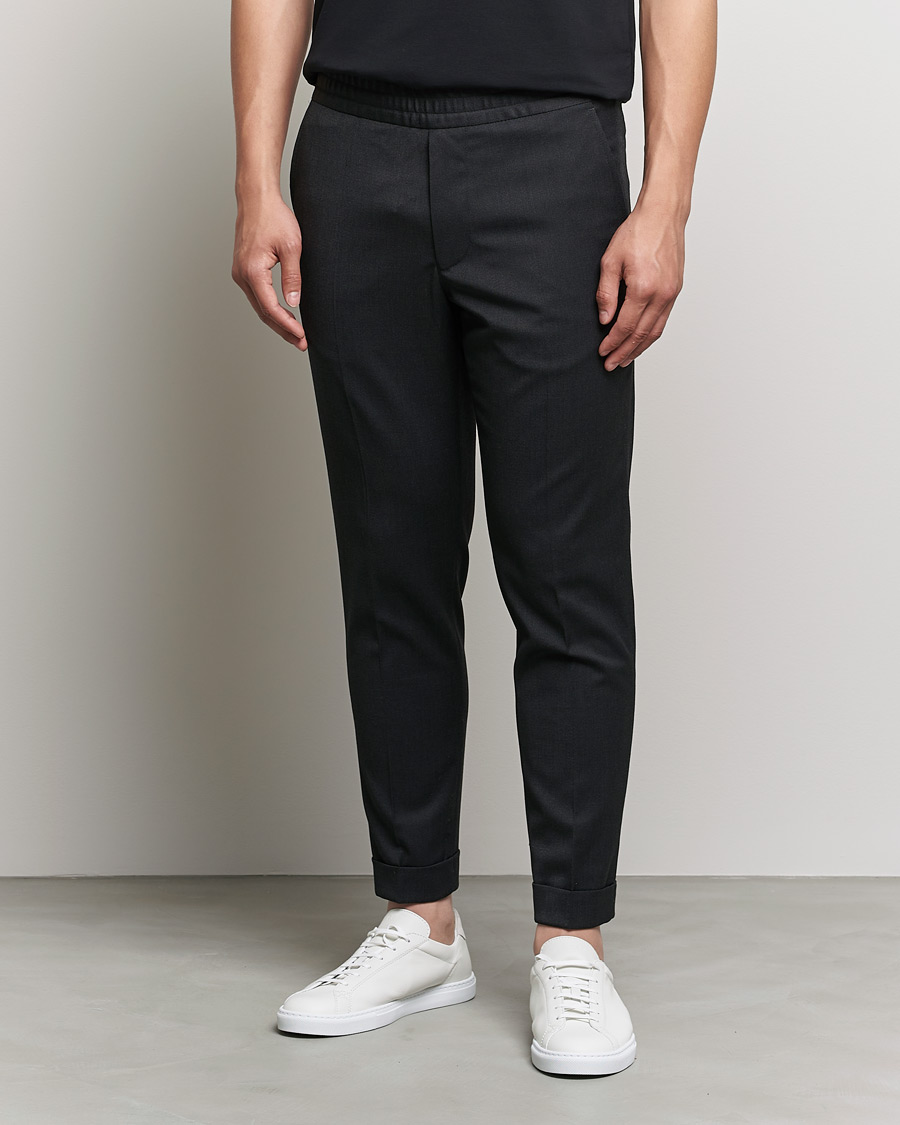 Uomini | Pantaloni | Filippa K | Terry Gabardine Cropped Turn Up Trousers Anthracite