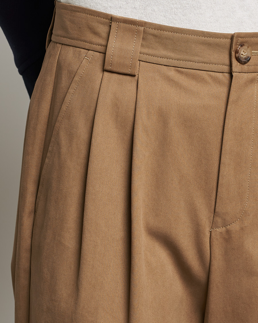 Uomini | Pantaloni | A.P.C. | Eddy Pleated Chinos Tobacco