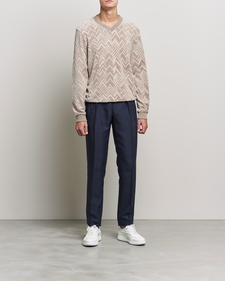 Uomini | Maglieria | Giorgio Armani | Velvet Jersey Chevron Sweater Beige