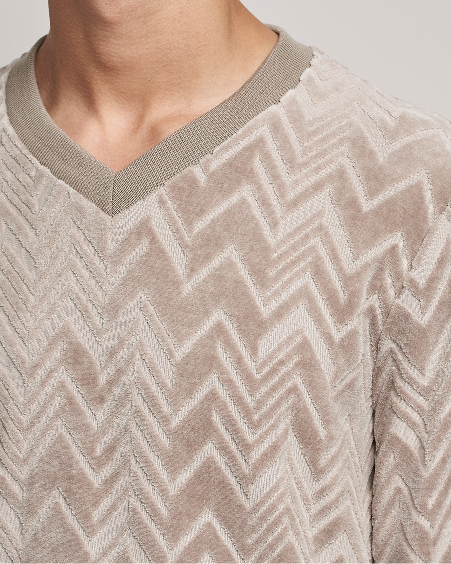 Uomini | Maglieria | Giorgio Armani | Velvet Jersey Chevron Sweater Beige