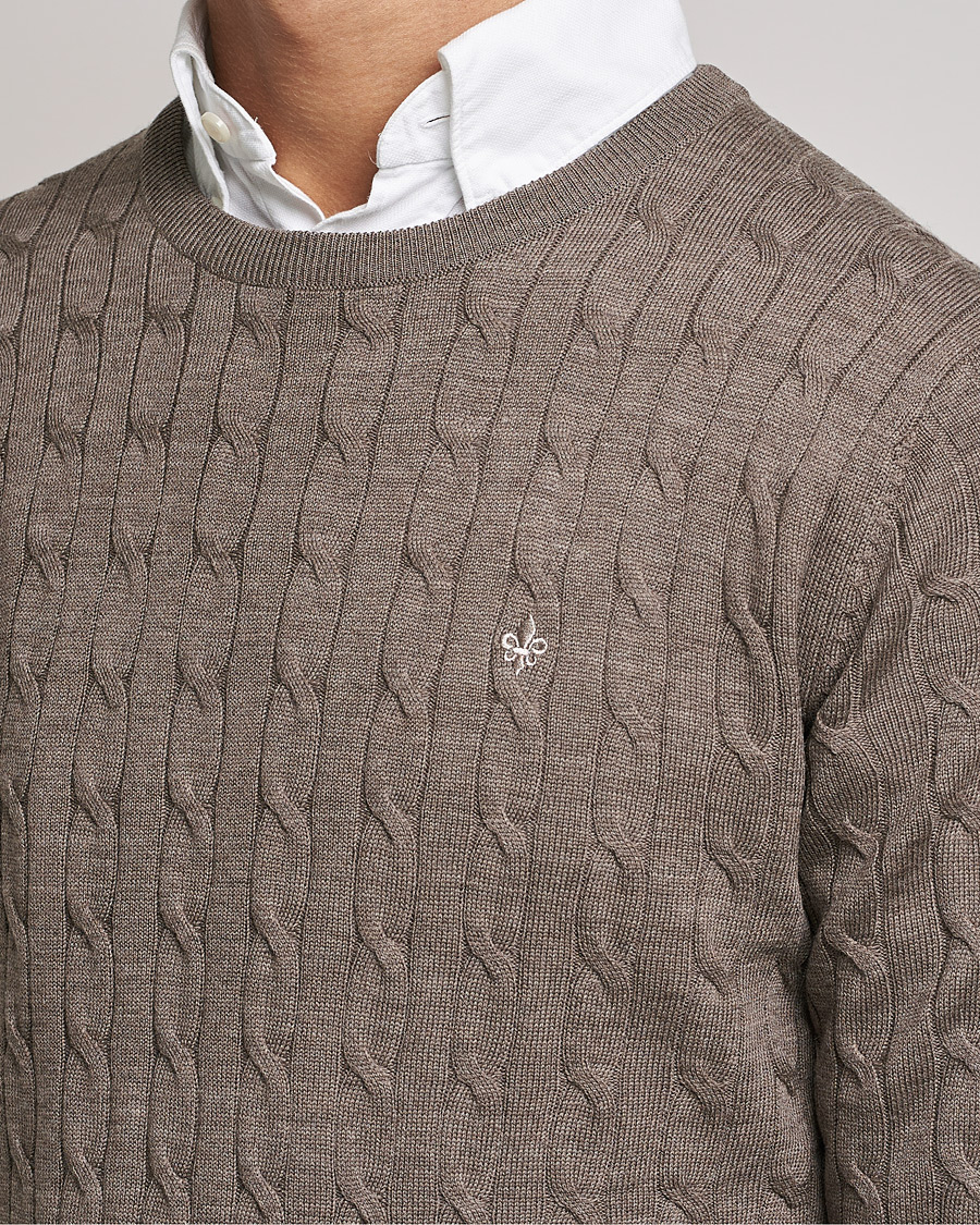 Uomini | Maglieria | Morris | Merino Cable Crew Neck Light Brown