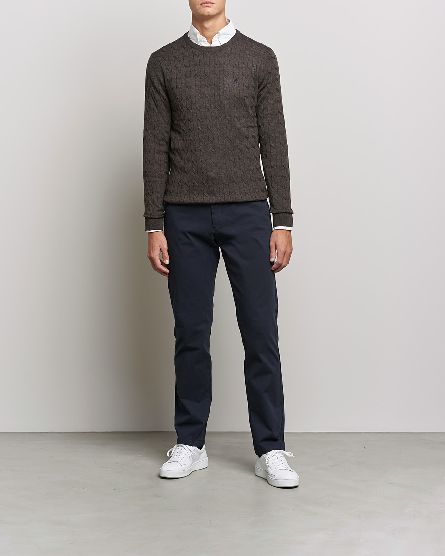 Uomini | Maglieria | Morris | Merino Cable Crew Neck Dark Brown