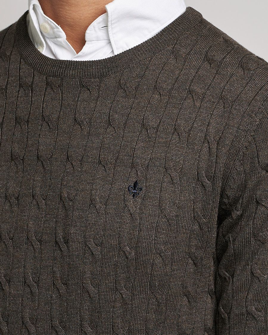 Uomini | Maglieria | Morris | Merino Cable Crew Neck Dark Brown