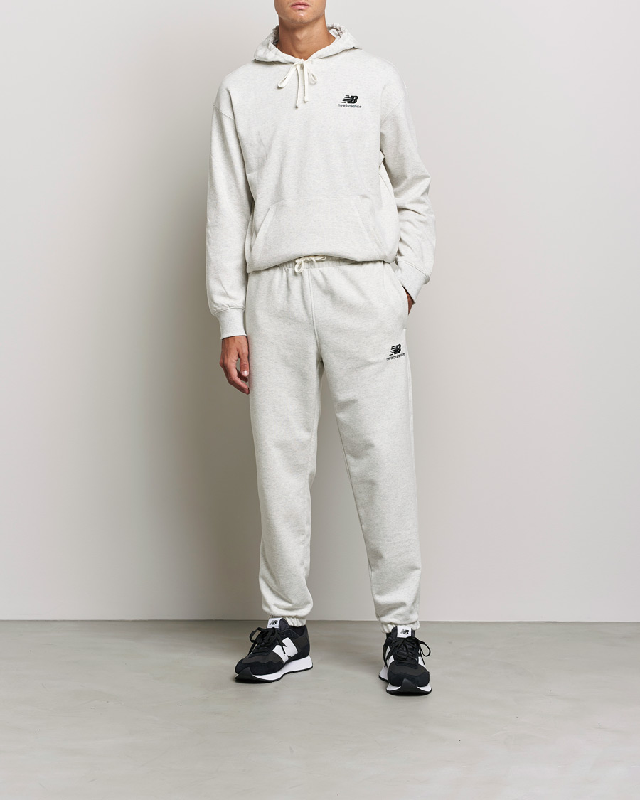 Uomini | Pantaloni | New Balance | Essentials Sweatpants Sea Salt Heather