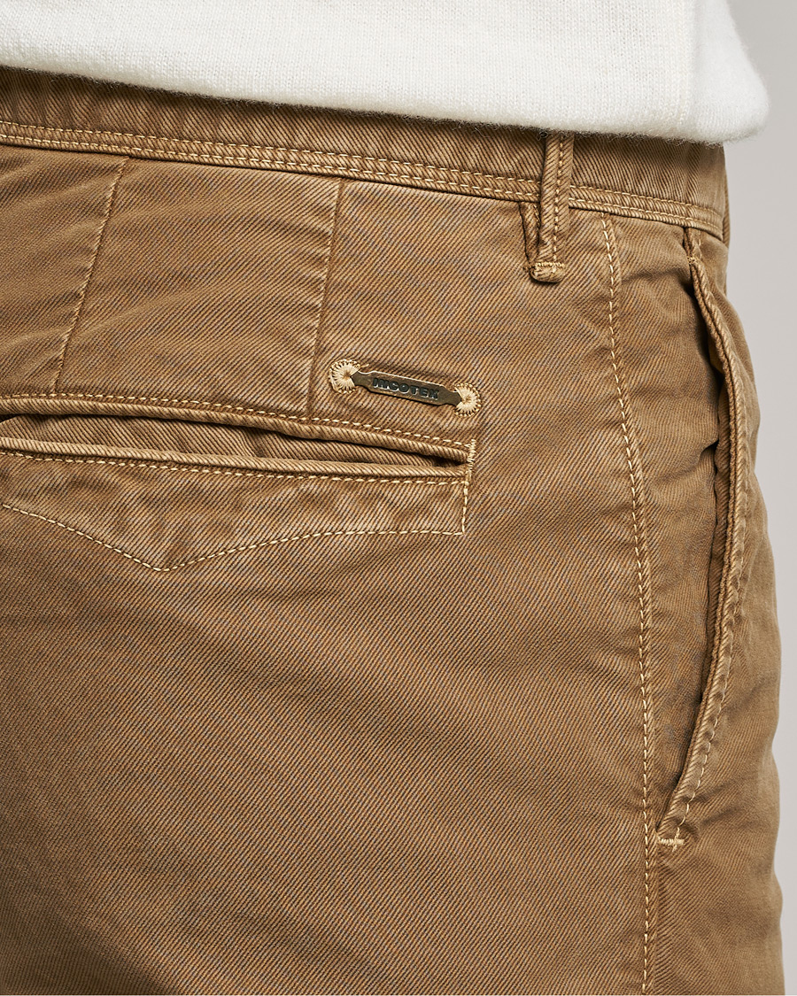 Uomini | Pantaloni | Incotex | Slim Fit Garment Dyed Slacks Brown