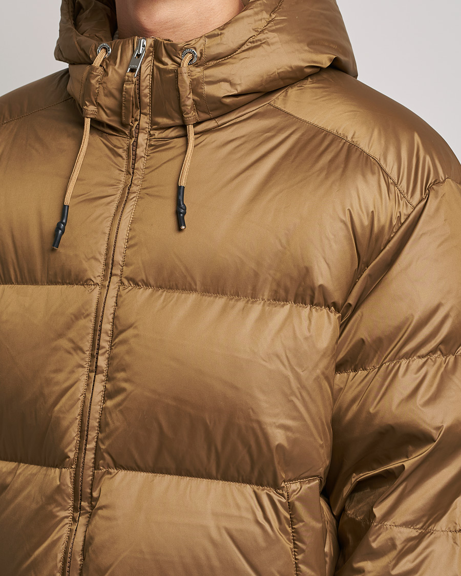 Uomini | Giacche | GANT | Shiny Puffer Hooded Jacket Toffee Beige