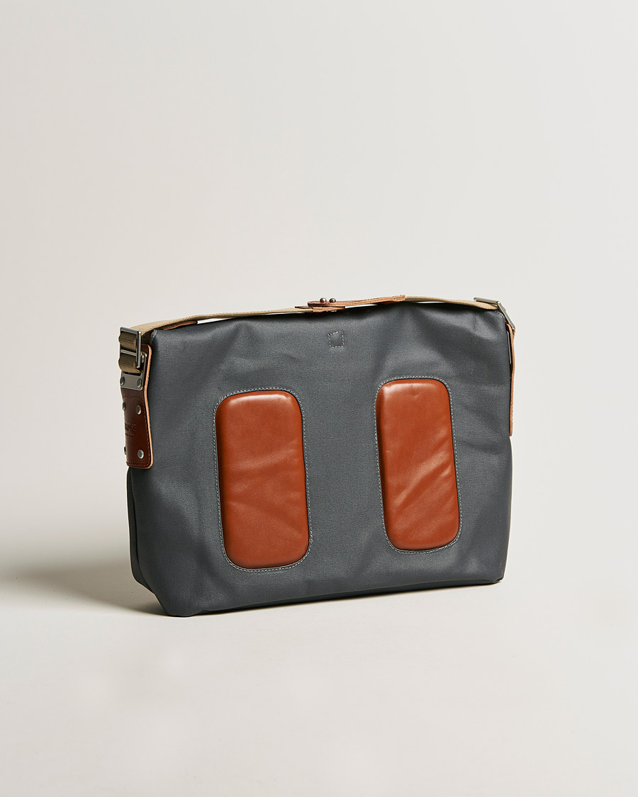 Uomini | Brooks England Barbican Cotton Canvas 13L Shoulder Bag Grey | Brooks England | Barbican Cotton Canvas 13L Shoulder Bag Grey