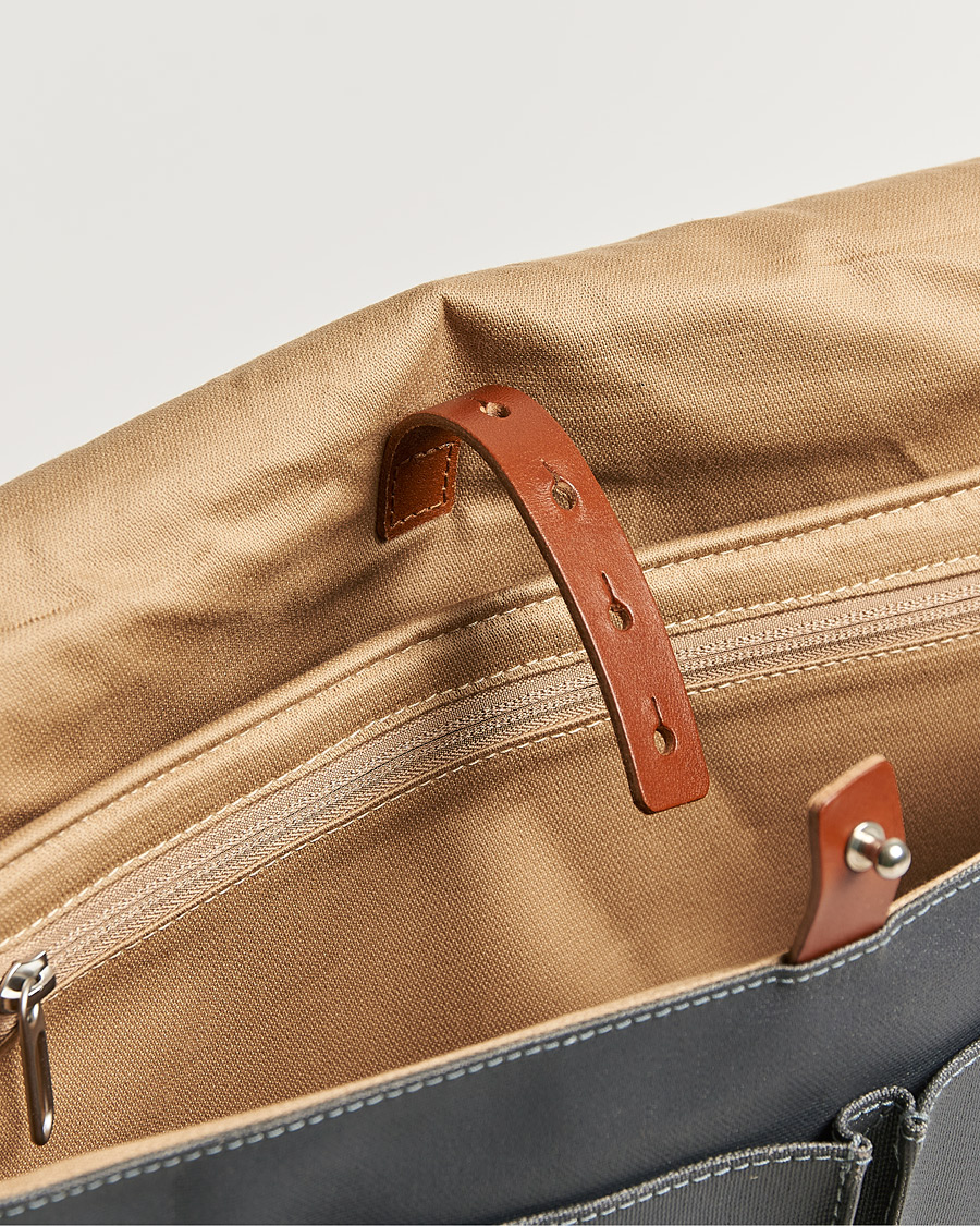 Uomini | Brooks England Barbican Cotton Canvas 13L Shoulder Bag Grey | Brooks England | Barbican Cotton Canvas 13L Shoulder Bag Grey