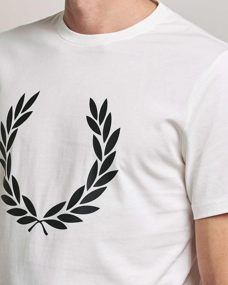 Uomini | T-shirt | Fred Perry | Laurel Wreath T-Shirt Snow White