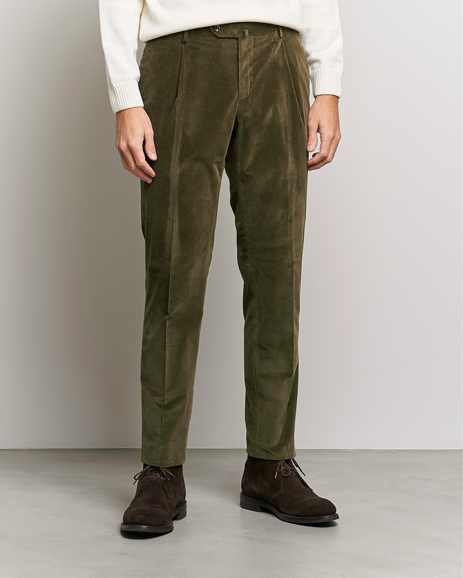 Uomini | Pantaloni | PT01 | Slim Fit Pleated Corduroy Trousers Forest Green