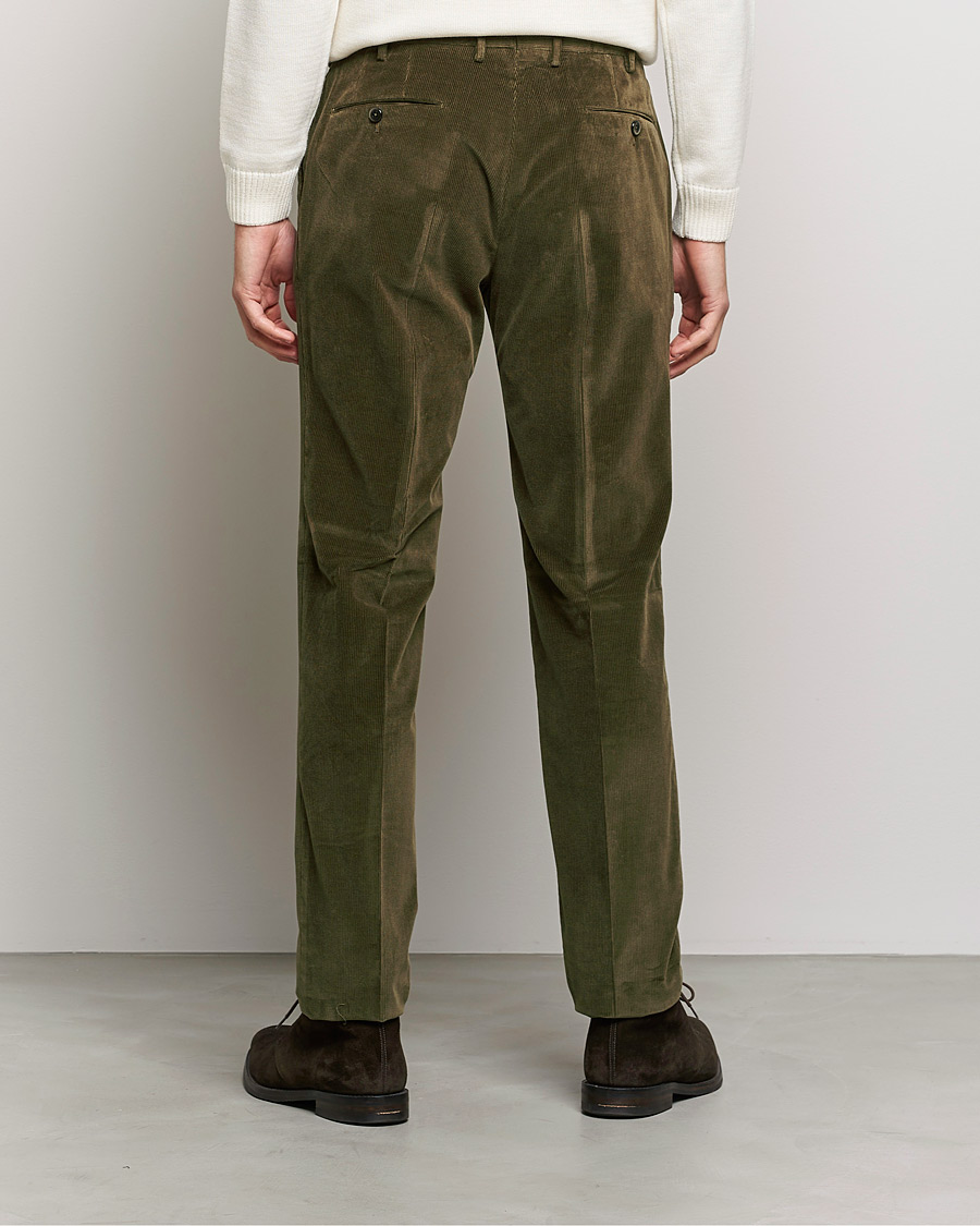 Uomini | Pantaloni | PT01 | Slim Fit Pleated Corduroy Trousers Forest Green