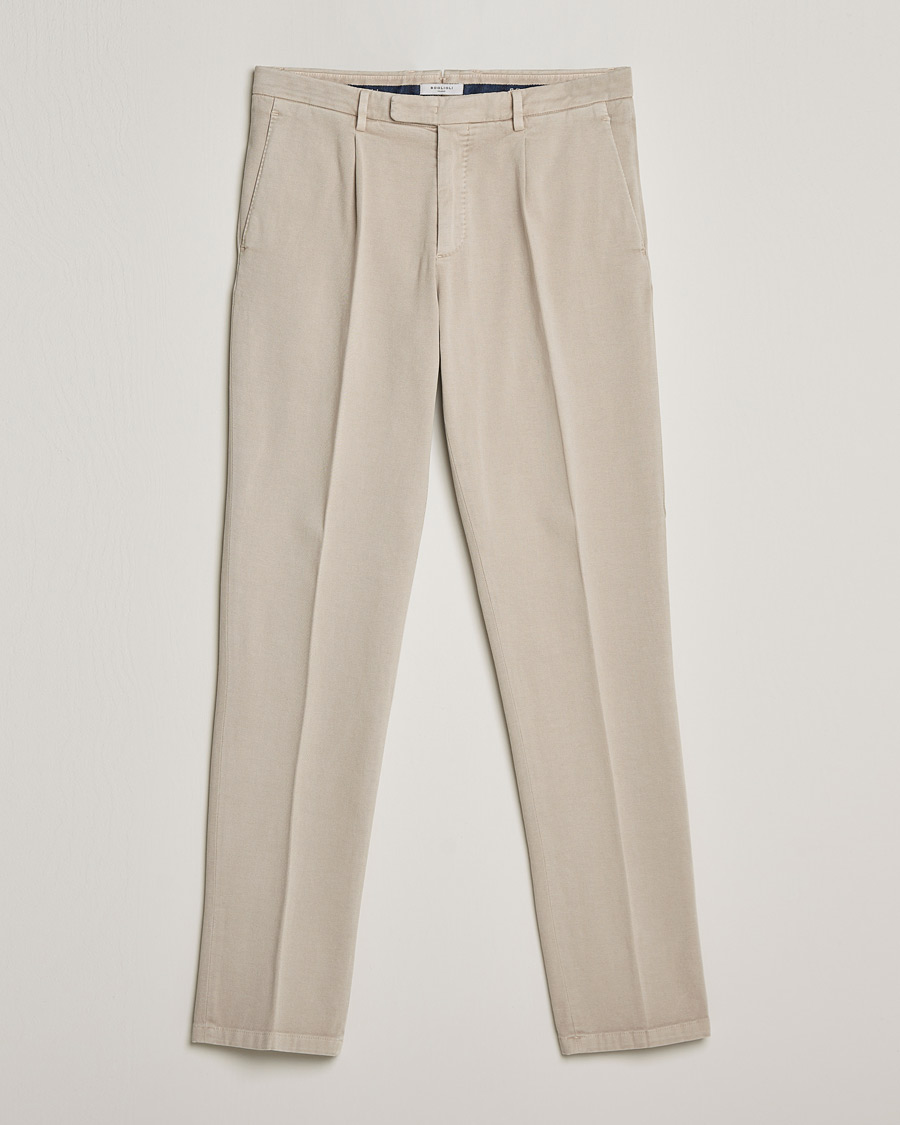 Uomini | Pantaloni | Boglioli | Pleated Cotton Twill Trousers Beige