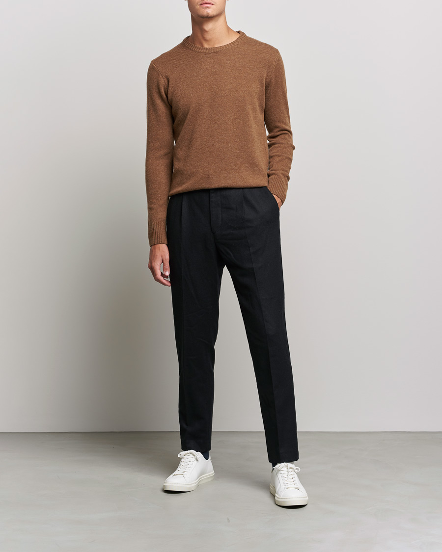 Uomini | Maglieria | Oscar Jacobson | Emerson Patch Wool Roundneck Brown