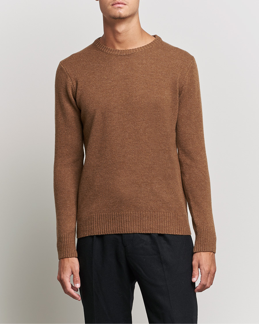 Uomini | Maglieria | Oscar Jacobson | Emerson Patch Wool Roundneck Brown