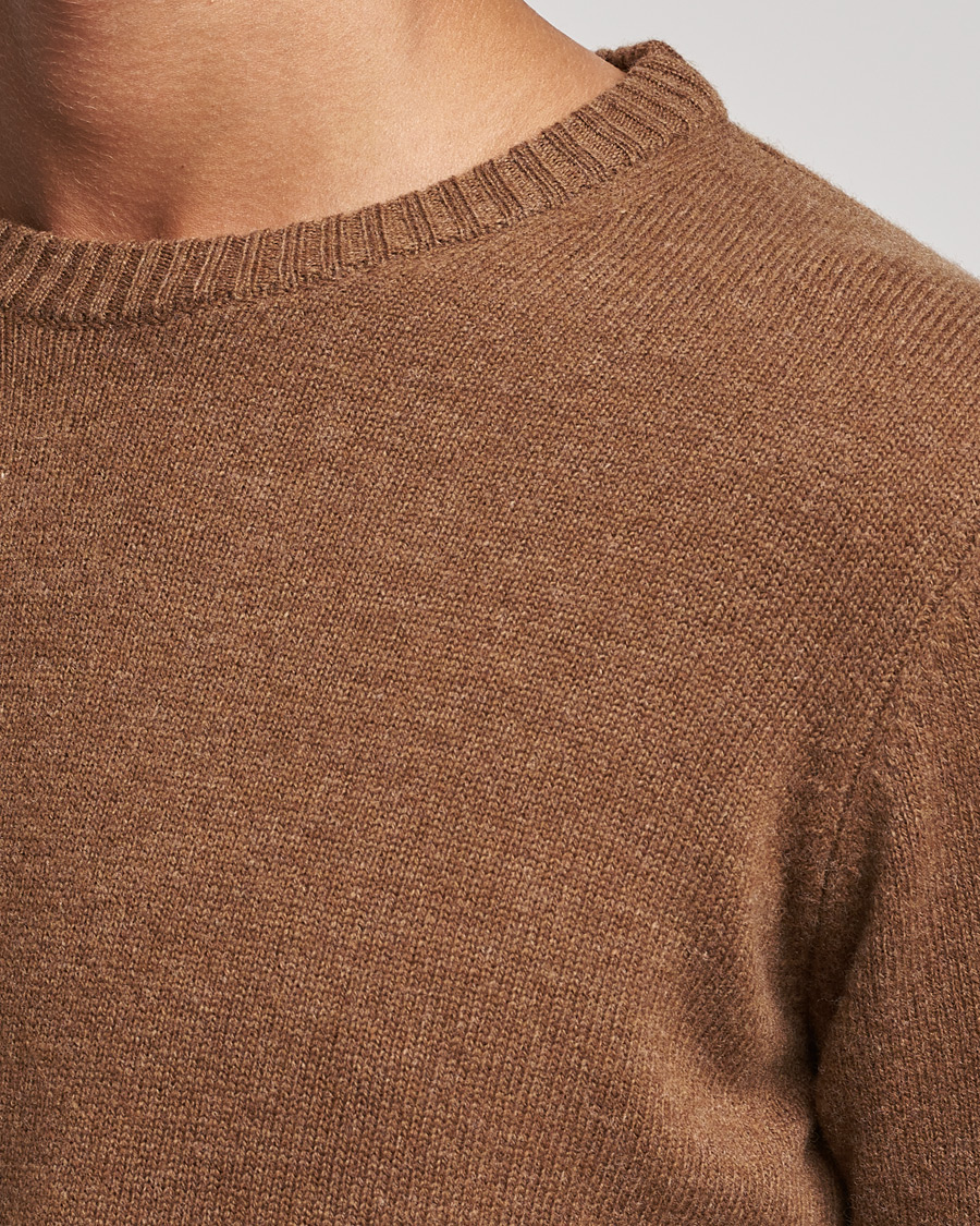 Uomini | Maglieria | Oscar Jacobson | Emerson Patch Wool Roundneck Brown