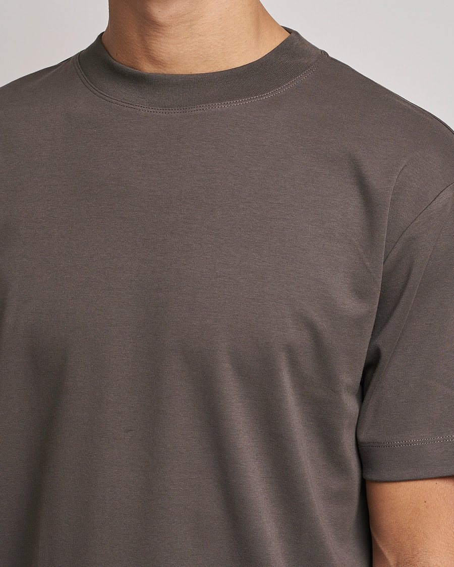 Uomini | T-shirt | Sunspel | Brushed Cotton Mock Neck Tee Dark Walnut