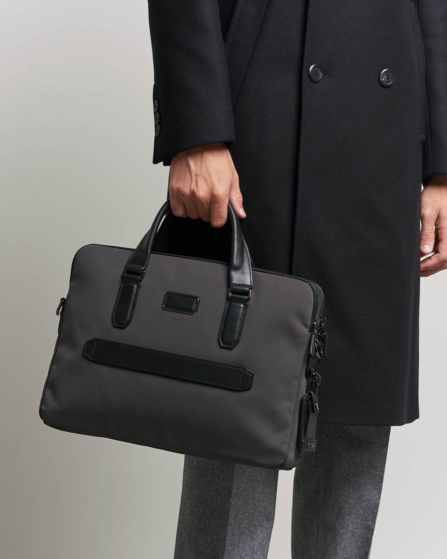 Uomini | TUMI Harrison Sycamore Slim Brief Black/Iron | TUMI | Harrison Sycamore Slim Brief Black/Iron