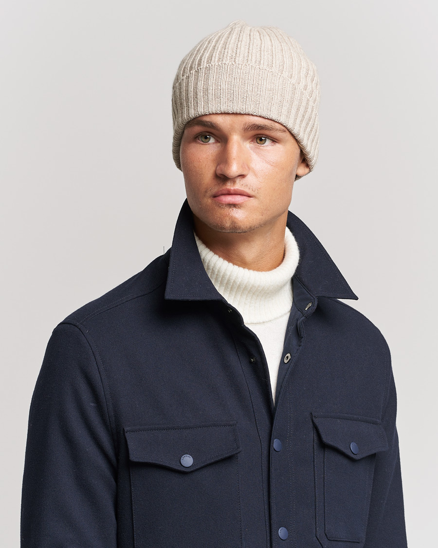 Uomini | Piacenza Cashmere Ribbed Cashmere Beanie Light Beige | Piacenza Cashmere | Ribbed Cashmere Beanie Light Beige