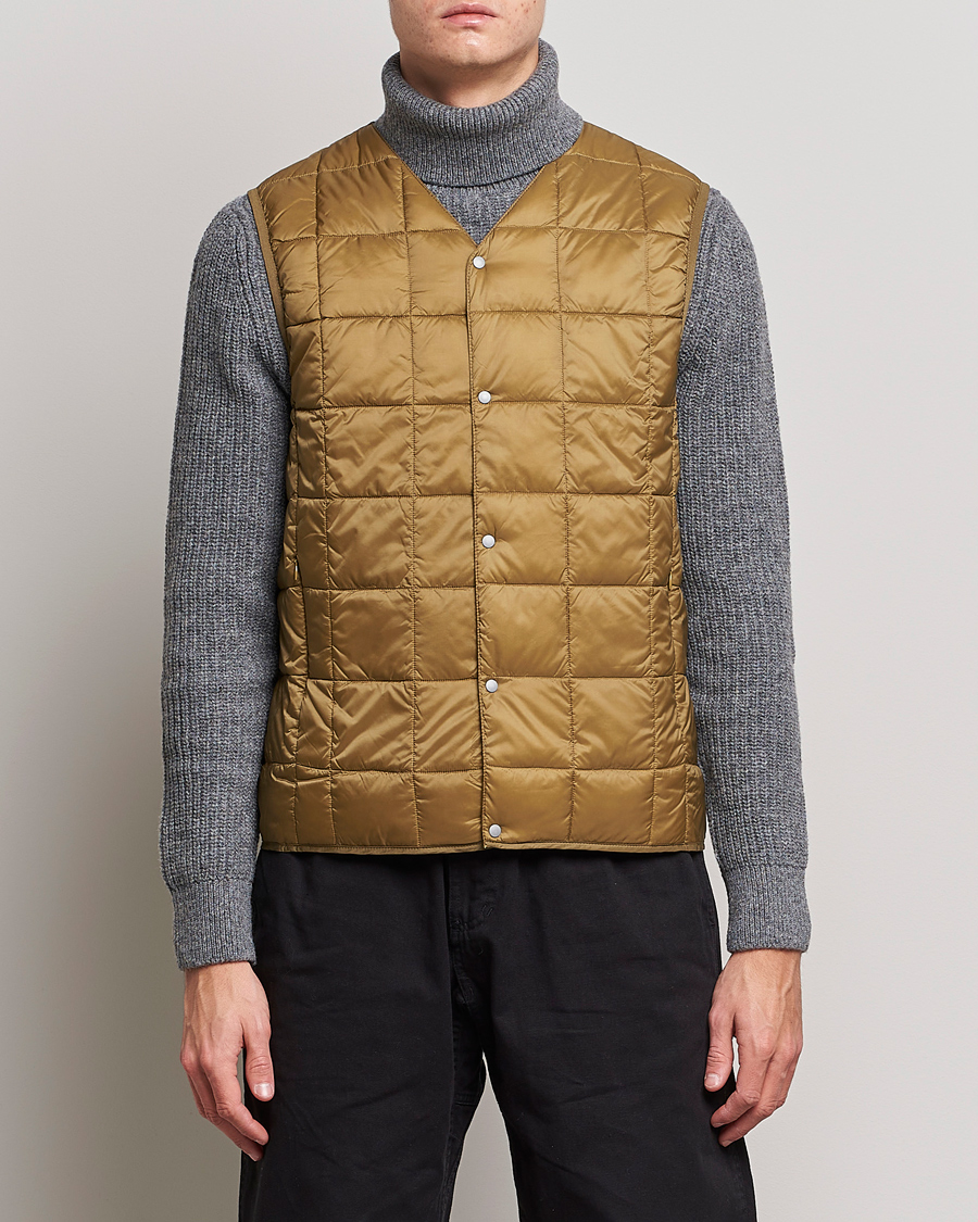 Uomini | Giacche | TAION | V-Neck Lightweight Down Vest Beige