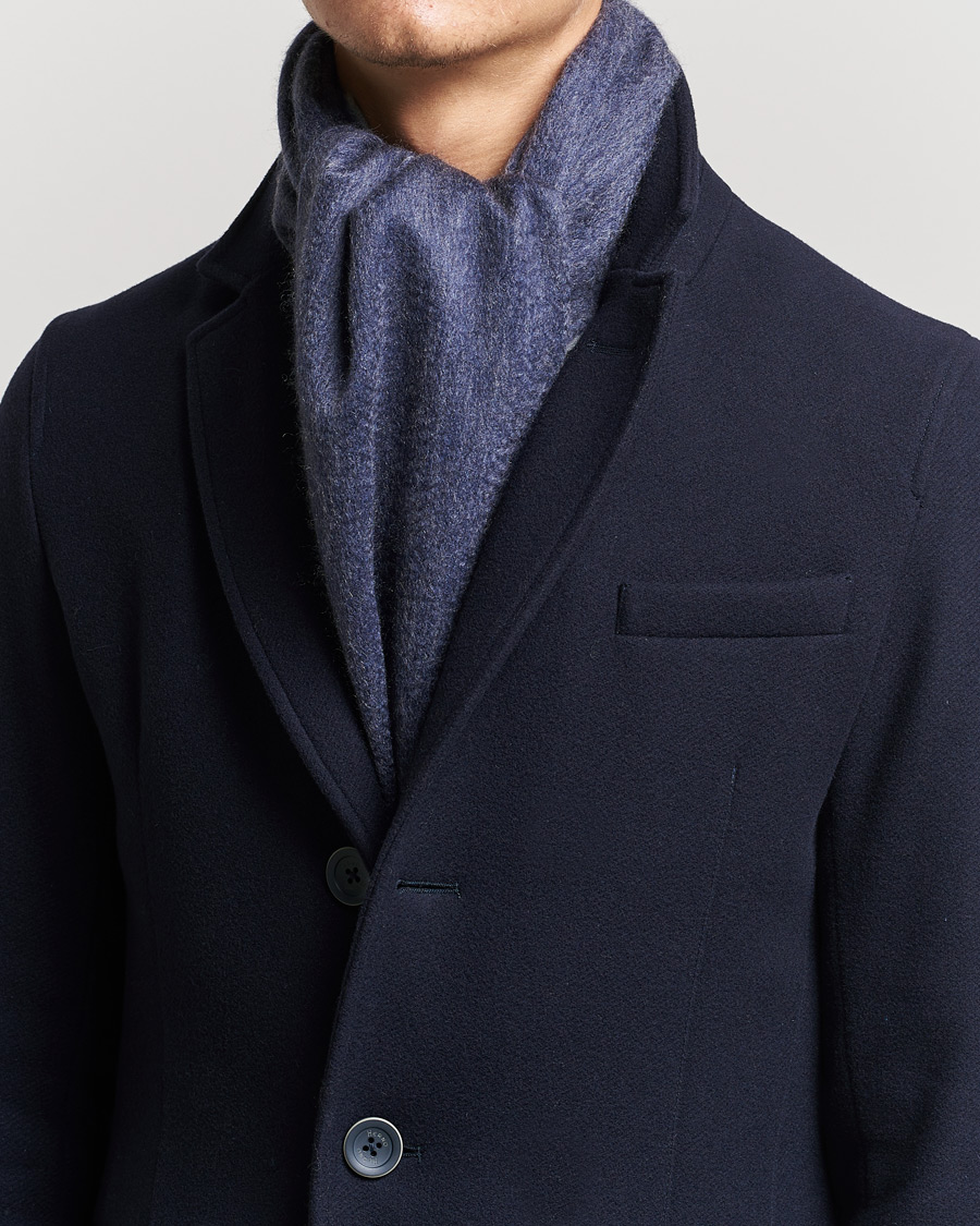 Uomini | Begg & Co Arran Reversible Cashmere Scarf Navy/Grey | Begg & Co | Arran Reversible Cashmere Scarf Navy/Grey