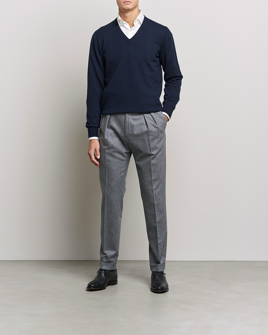 Uomini | Maglieria | Piacenza Cashmere | Cashmere V Neck Sweater Navy