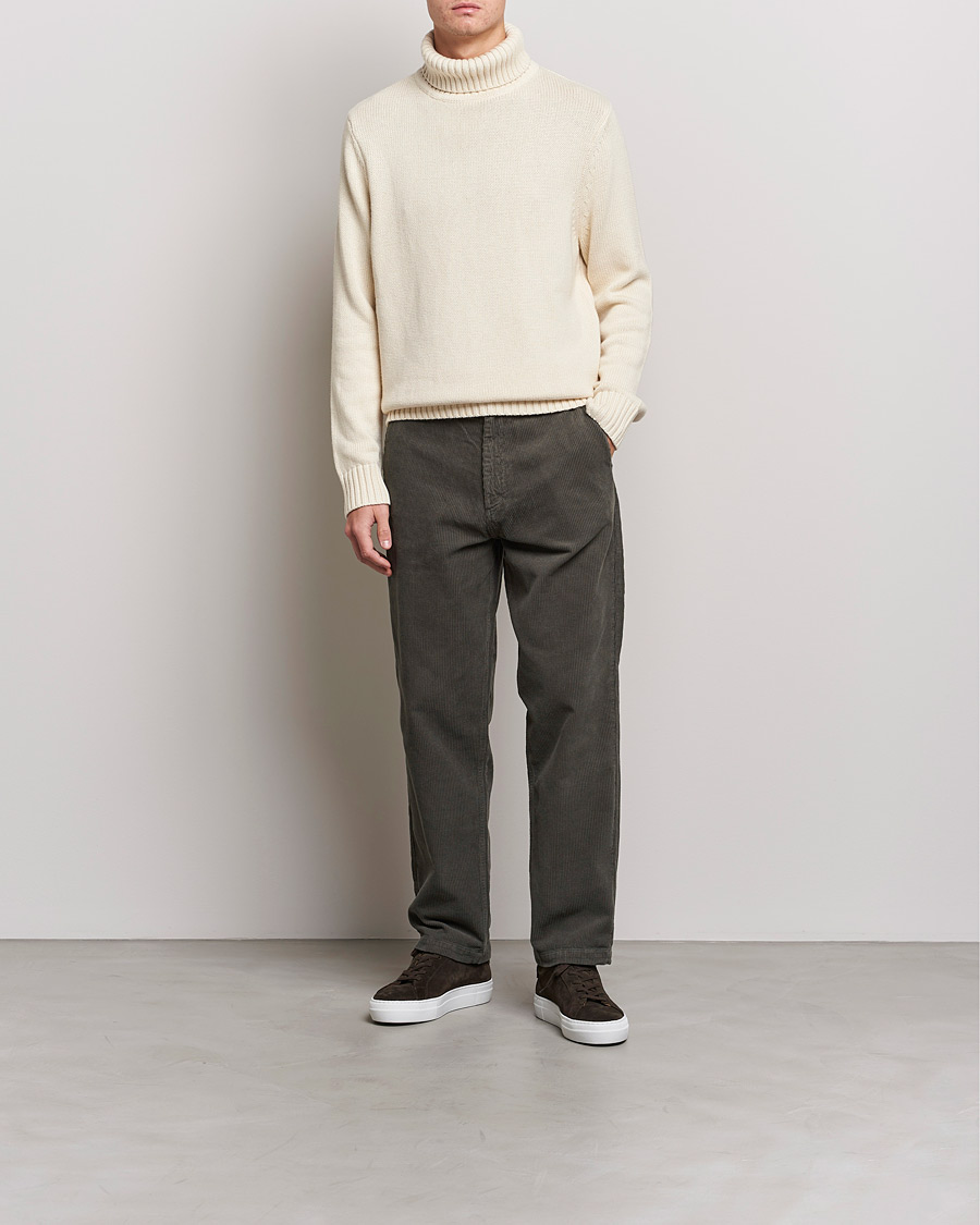 Uomini | Pantaloni | A Day's March | Redwood Corduroy Trousers Olive