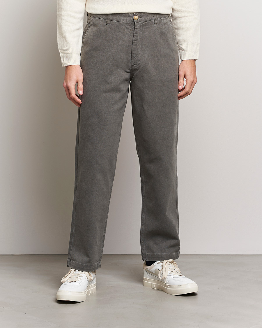 Uomini | Pantaloni | A Day's March | Redwood Cotton/Tencel Trousers Olive
