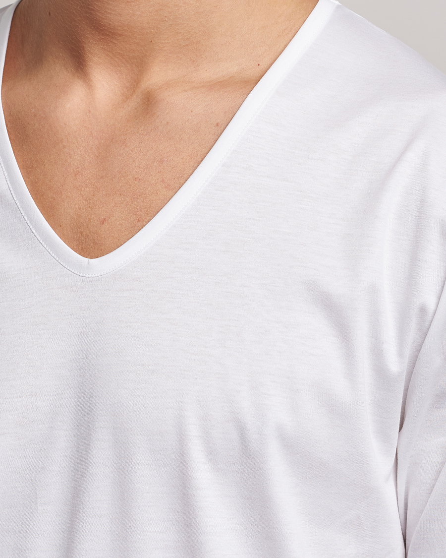 Uomini | T-shirt | Zimmerli of Switzerland | Sea Island Cotton V-Neck T-Shirt White