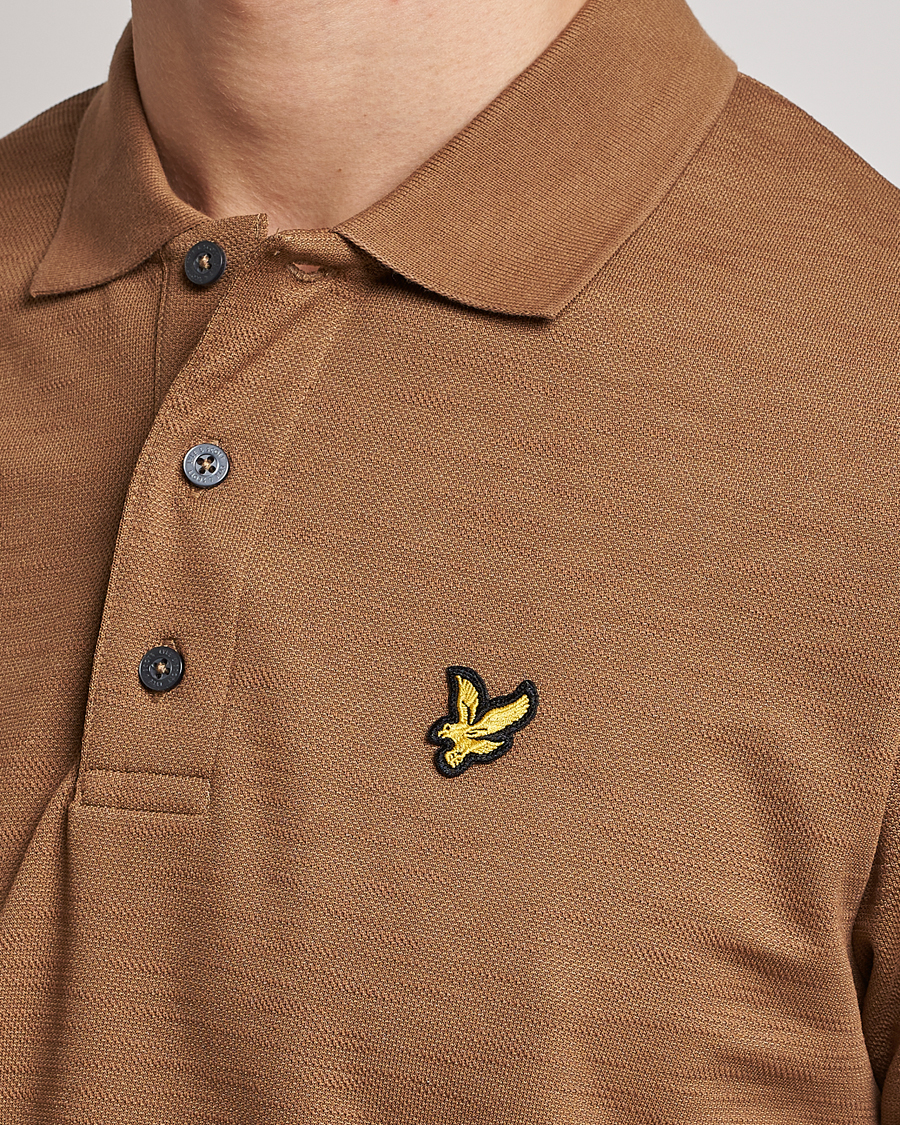 Uomini | Polo | Lyle & Scott | Chunky Slub Pique Polo Camel Bronze