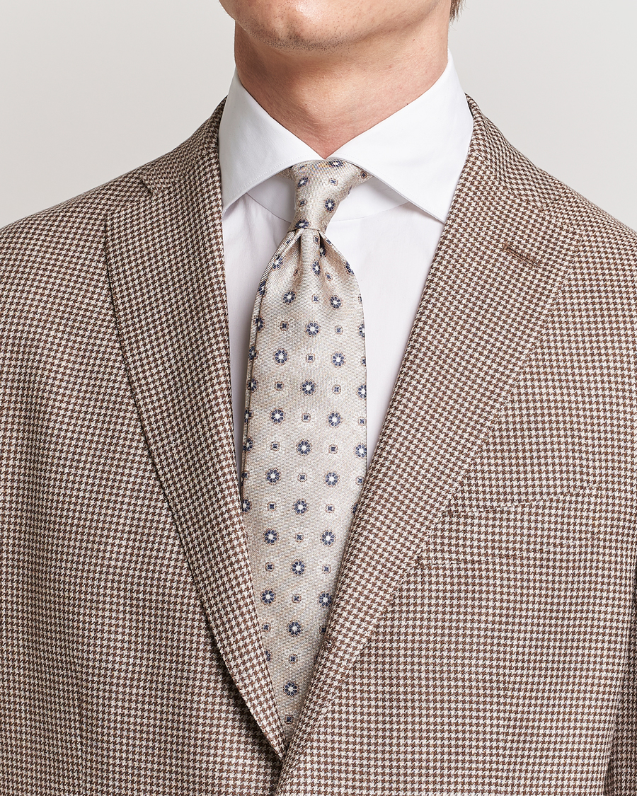 Uomini | Amanda Christensen Silk Oxford Printed Flower 8cm Tie Cream | Amanda Christensen | Silk Oxford Printed Flower 8cm Tie Cream