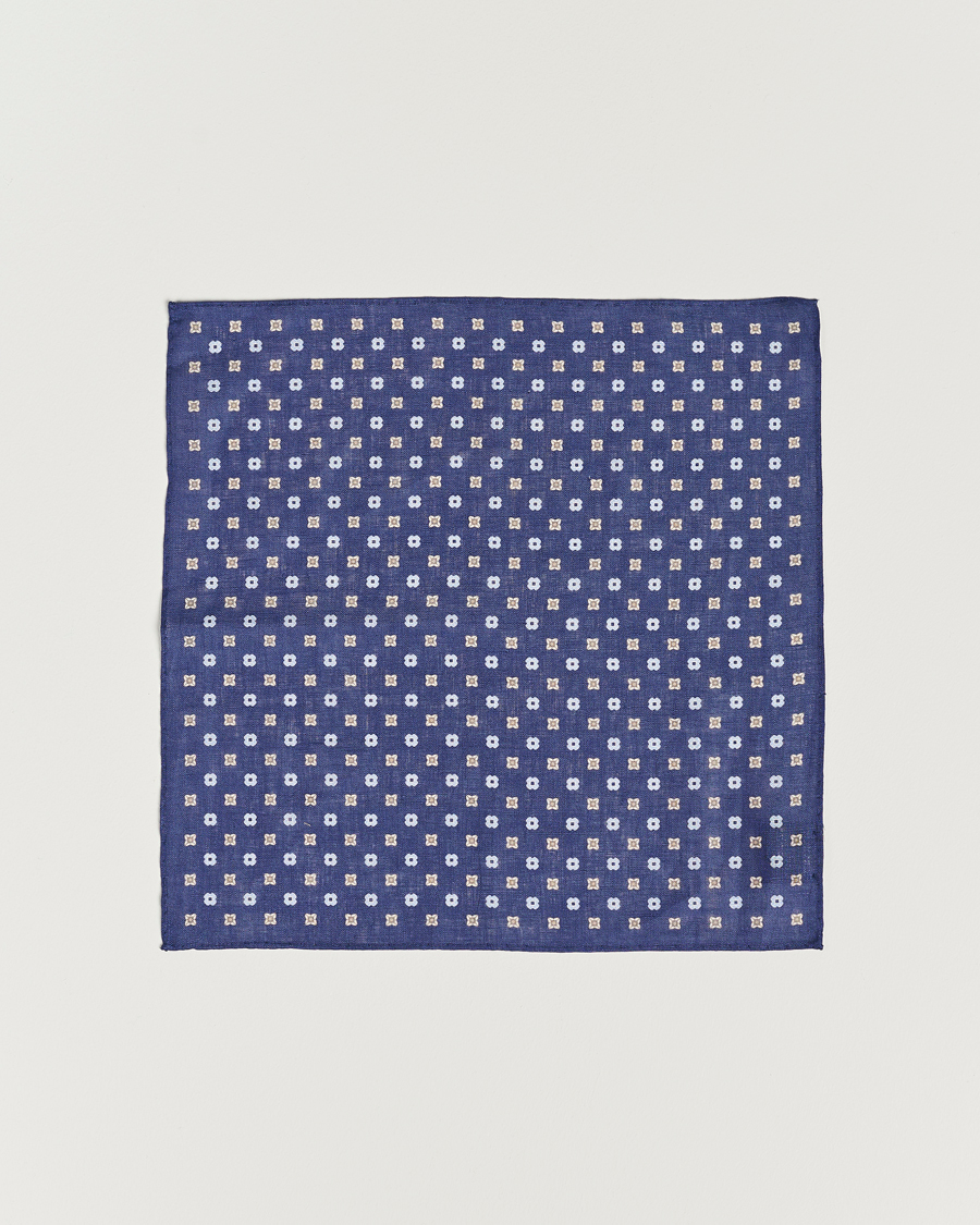 Uomini | Amanda Christensen Linen Printed Flower Pocket Square Navy | Amanda Christensen | Linen Printed Flower Pocket Square Navy