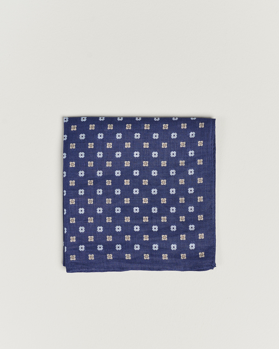 Uomini | Amanda Christensen Linen Printed Flower Pocket Square Navy | Amanda Christensen | Linen Printed Flower Pocket Square Navy