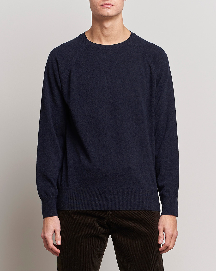 Uomini | Maglieria | Oscar Jacobson | Gustaf Lambswool Raglan Crew Neck Navy