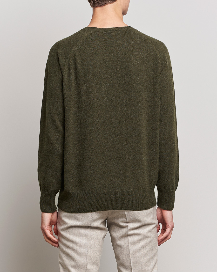 Uomini | Maglieria | Oscar Jacobson | Gustaf Lambswool Raglan Crew Neck Moss Green