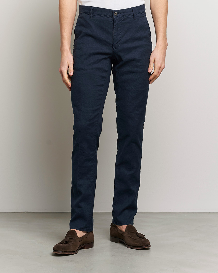 Uomini | Pantaloni | Incotex | Slim Fit Cotton/Linen Slacks Navy