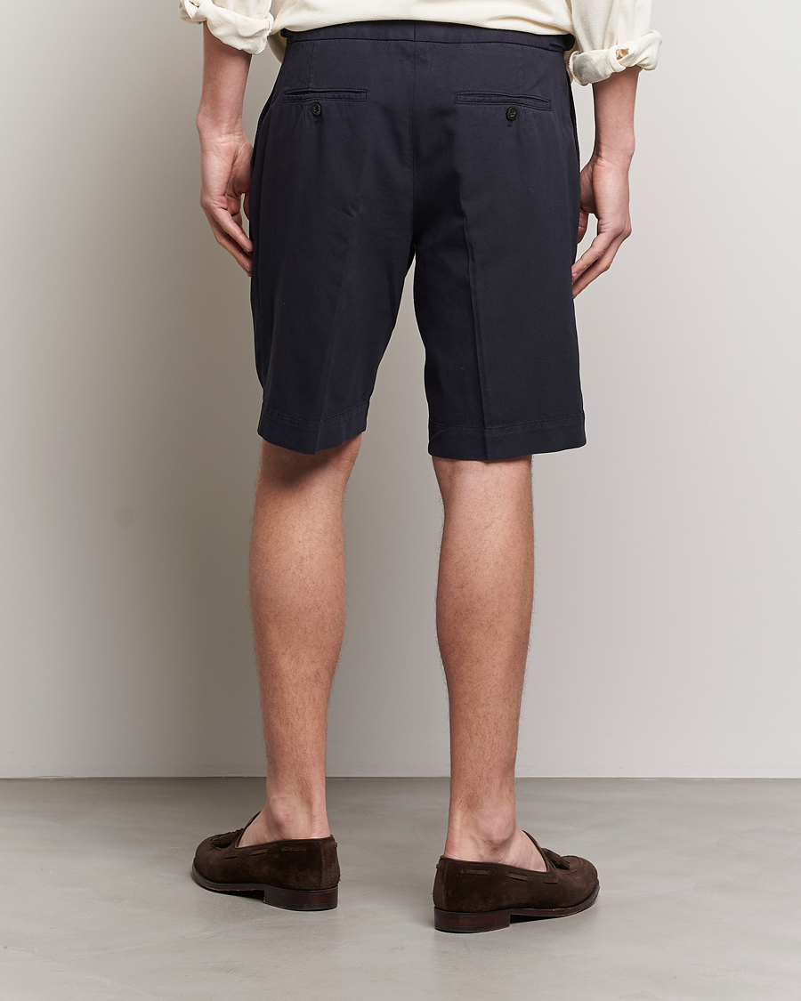 Uomini | Pantaloncini | Incotex | Pleated Chinolino Shorts Navy