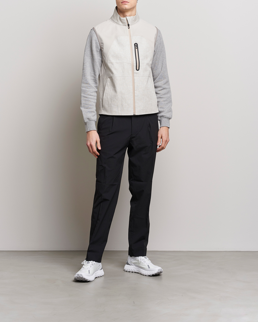 Uomini | Gilet | SEASE | V-8 Linen Gilet Light Beige